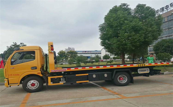 汕头定远24小时拖车救援电话号码，定远道路救援公司怎么收费的